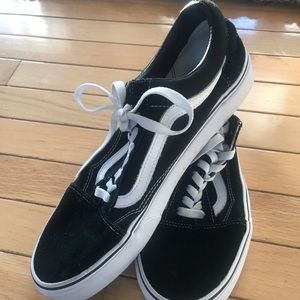 Van’s low top skater shoe